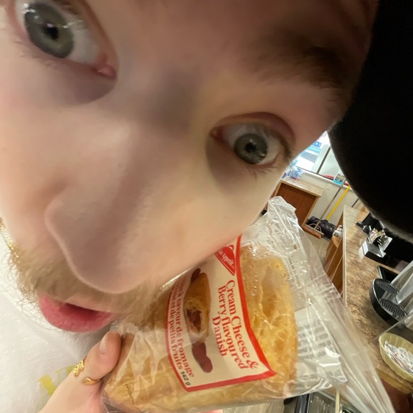 Meet your One-Stop Plug, Chuckie! 🔌💰 - Picture 2 of 10